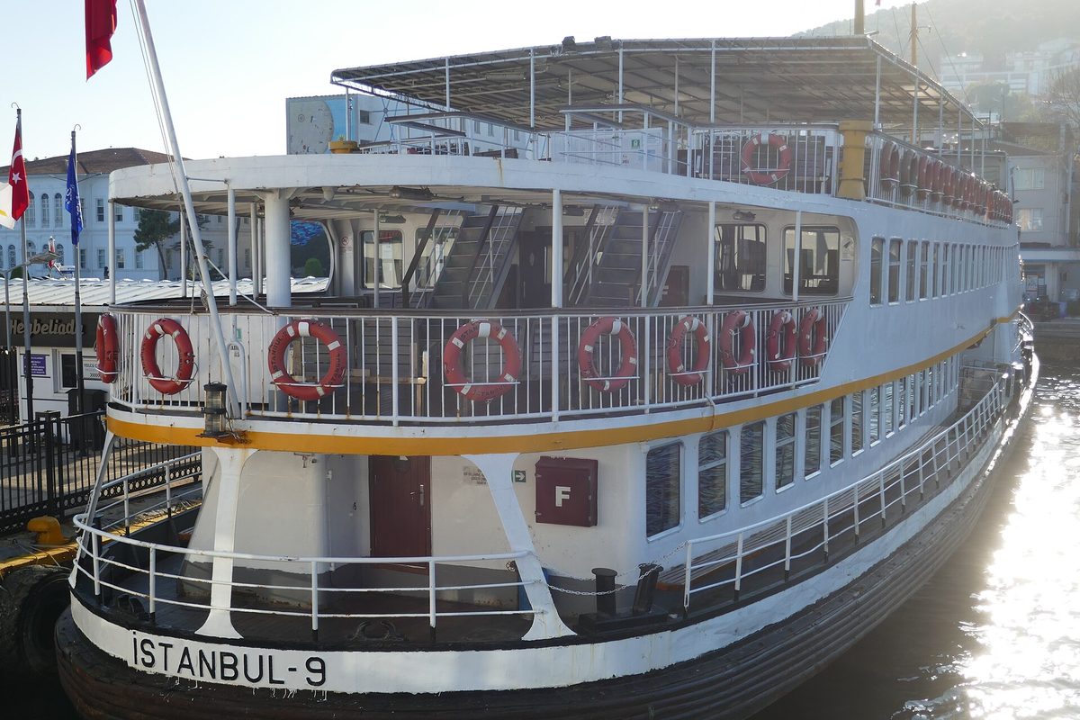 A Sehir Hatlari passenger ferry moored at a pier on the princes islands istanbul route