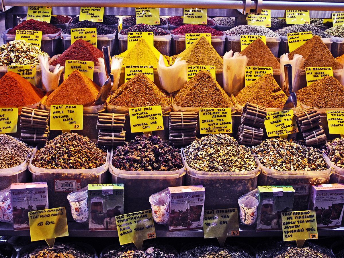 Cones of colourful spices with price tags in the Spice Bazaar, illustrating whether Istanbul shopping is expensive